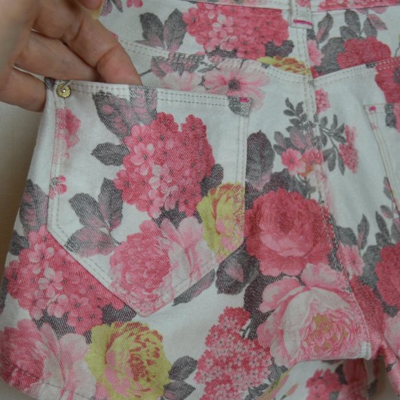 Vintage ZARA High Rise Short cotton blend Feminine,bike core - Picture 4 of 9